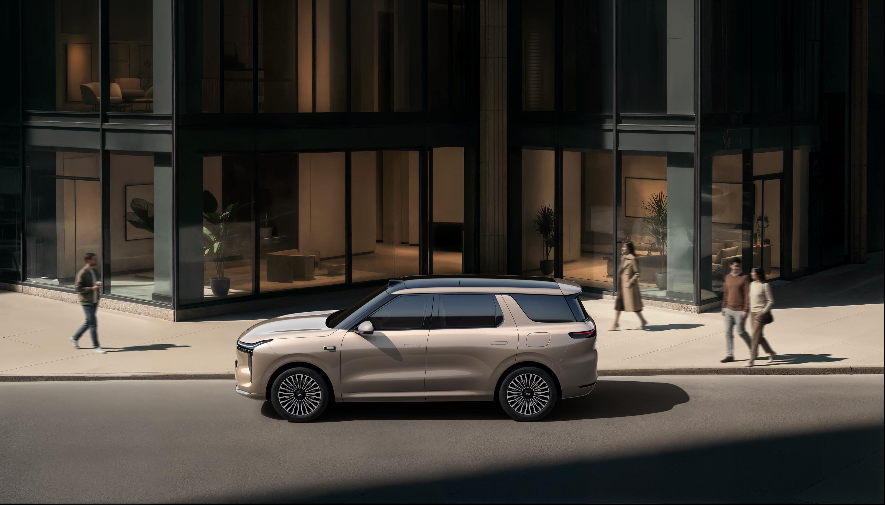 25.98万元起！智己LS8震撼开启预售，30万内享百万级跨代际体验