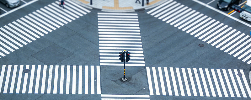 大厂AI叙事走向殊途：京东务实、腾讯变狠、快手最危险