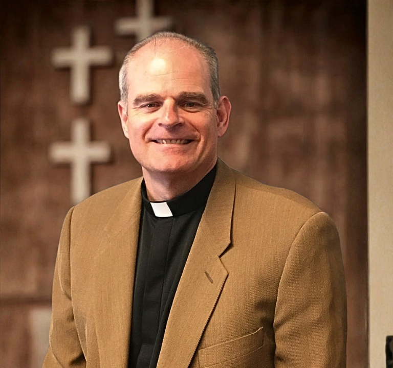 AI的尽头是神学：60岁硅谷前高管神父重写Claude灵魂，拒五角大楼军用