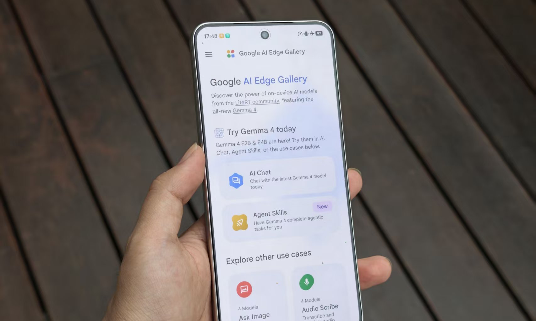 千元机跑Gemma 4实测：生成一次要5分钟，本地AI注定是旗舰专属