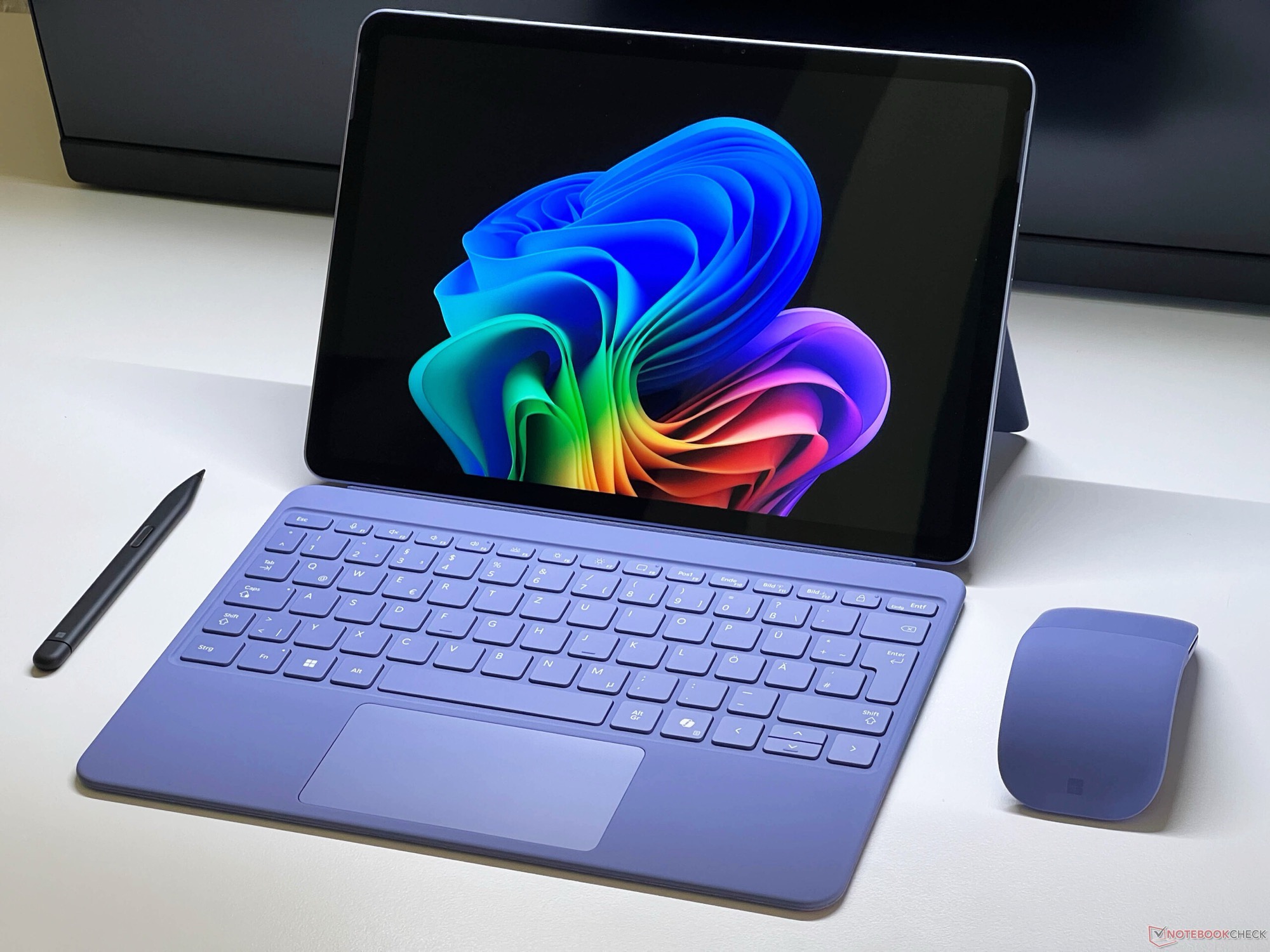 骁龙X2加持、最高64GB内存+5G：微软新一代Surface Pro/Laptop规格全曝光
