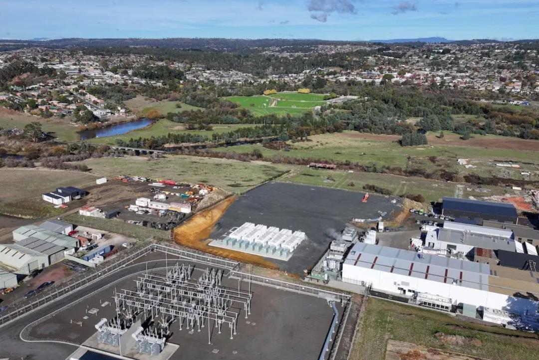 美股AI赛道“阶级固化”，谁能领到英伟达下一张20亿美元支票？