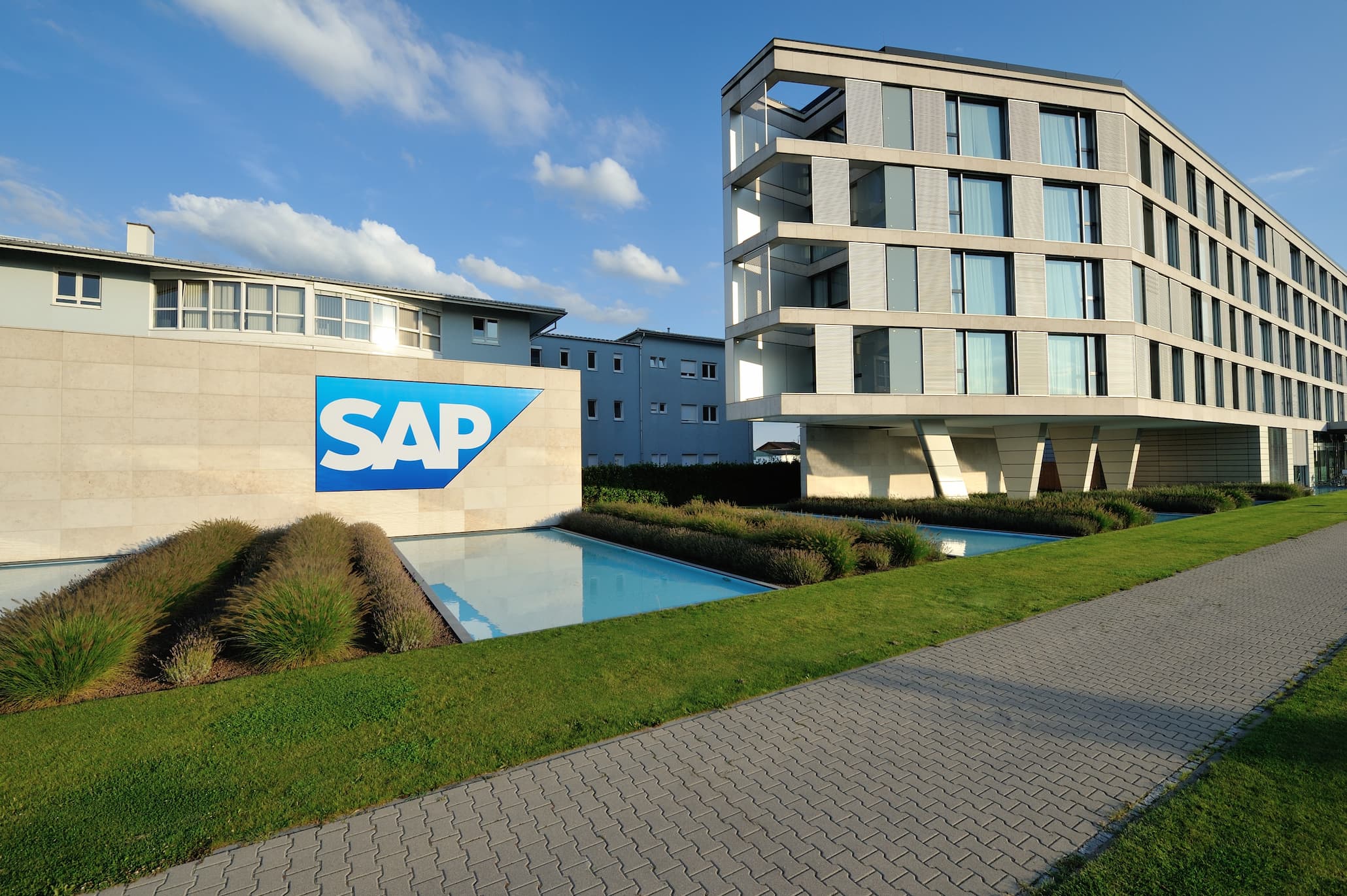 SAP“自主运营企业”：补上AI与核心业务之间的“弱链”