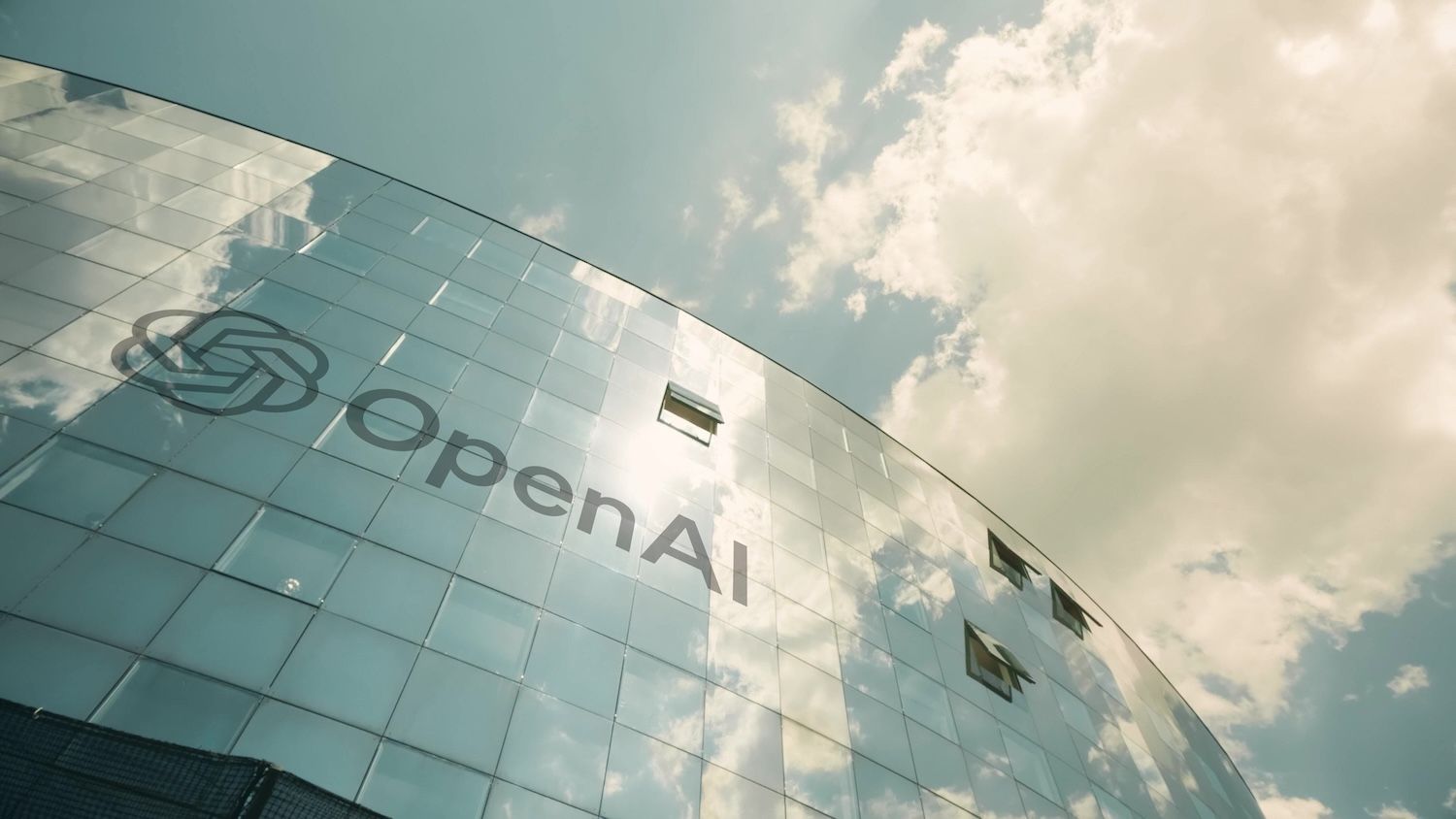 OpenAI 向日本金融机构开放 GPT-5.5 Cyber 模型,以应对 AI 驱动的网络攻击新威胁