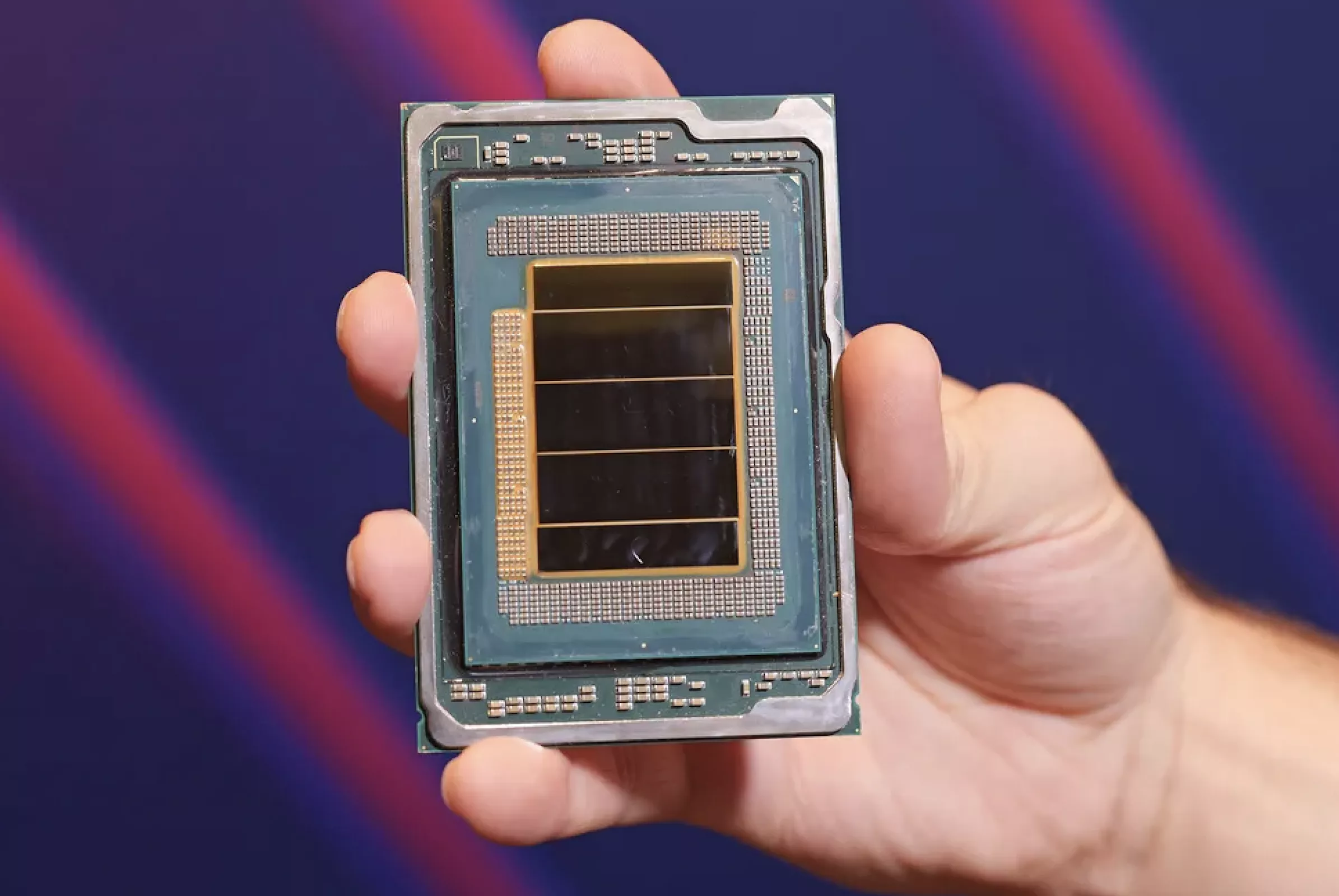 Intel 18A首秀!至强6+处理器登场:最高288核,专为智能体AI高并发而生