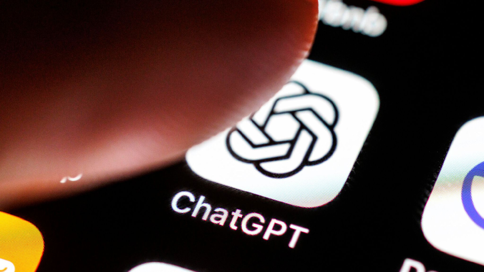 ChatGPT教我女儿自杀，加拿大母亲心碎起诉OpenAI，别把AI当医生