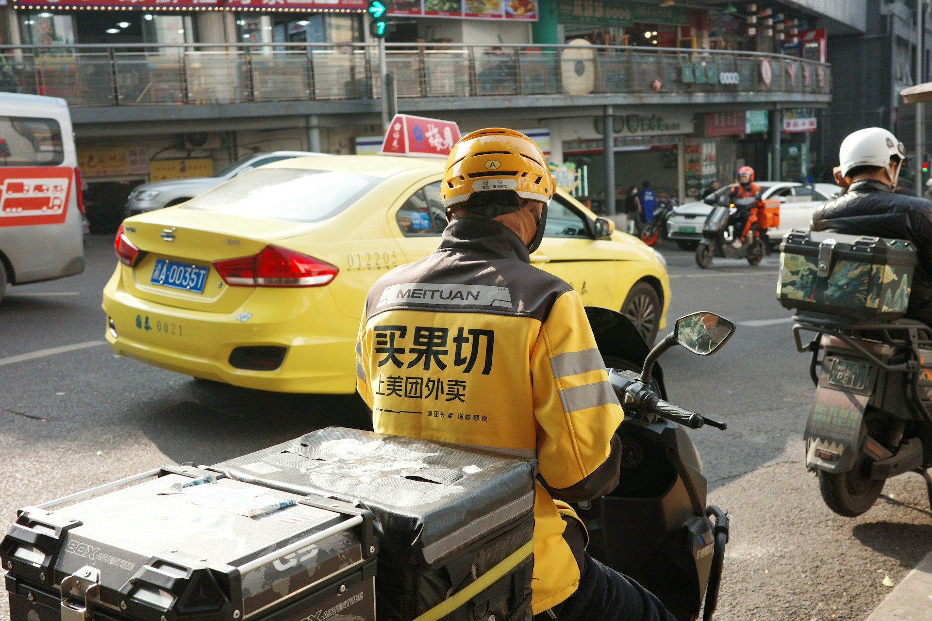 减亏96亿后，美团开始向零售要增长