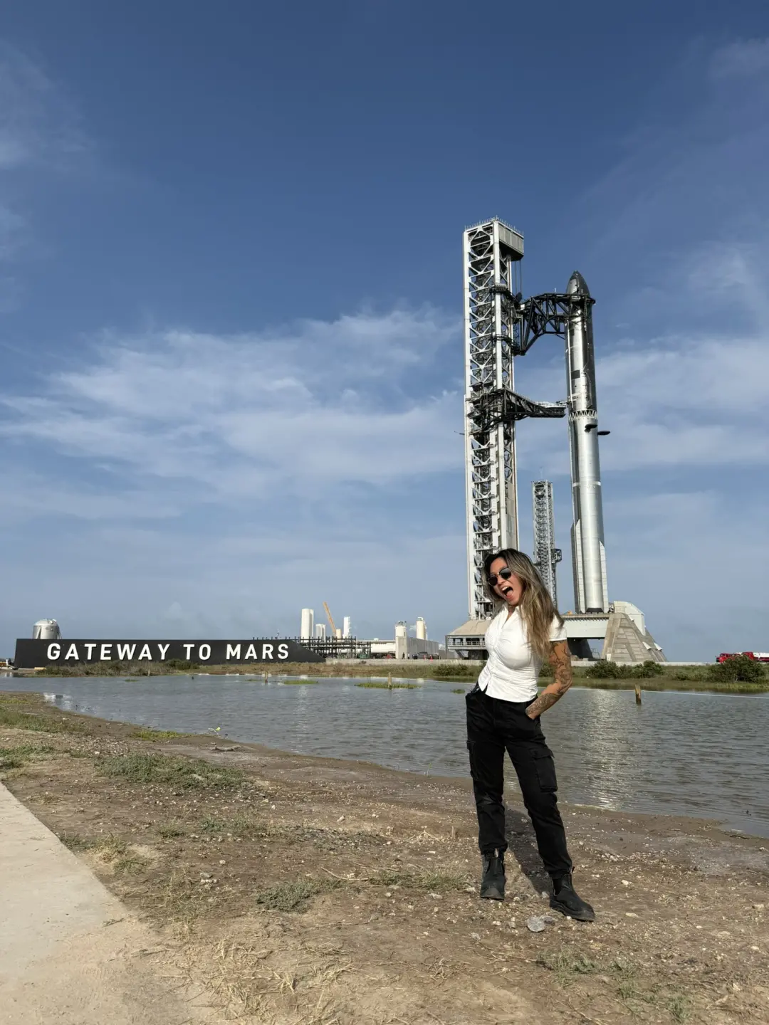 SpaceX华人女孩刷屏!没有硕博学位,6年从火箭小白到「猛禽」飞行操作员